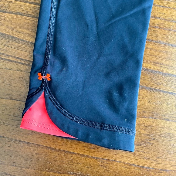 Under Armour Black and Coral Capri Leggings - Size Medium - Picture 2 of 4